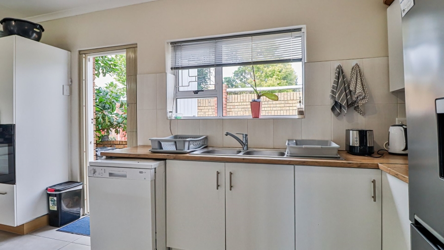 To Let 3 Bedroom Property for Rent in Lovemore Heights Estate Eastern Cape